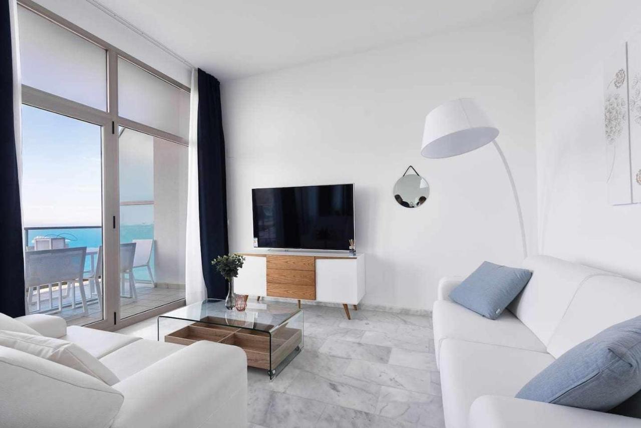 Luxury On The 41st Floor With Stunning Sea Views Apartment
