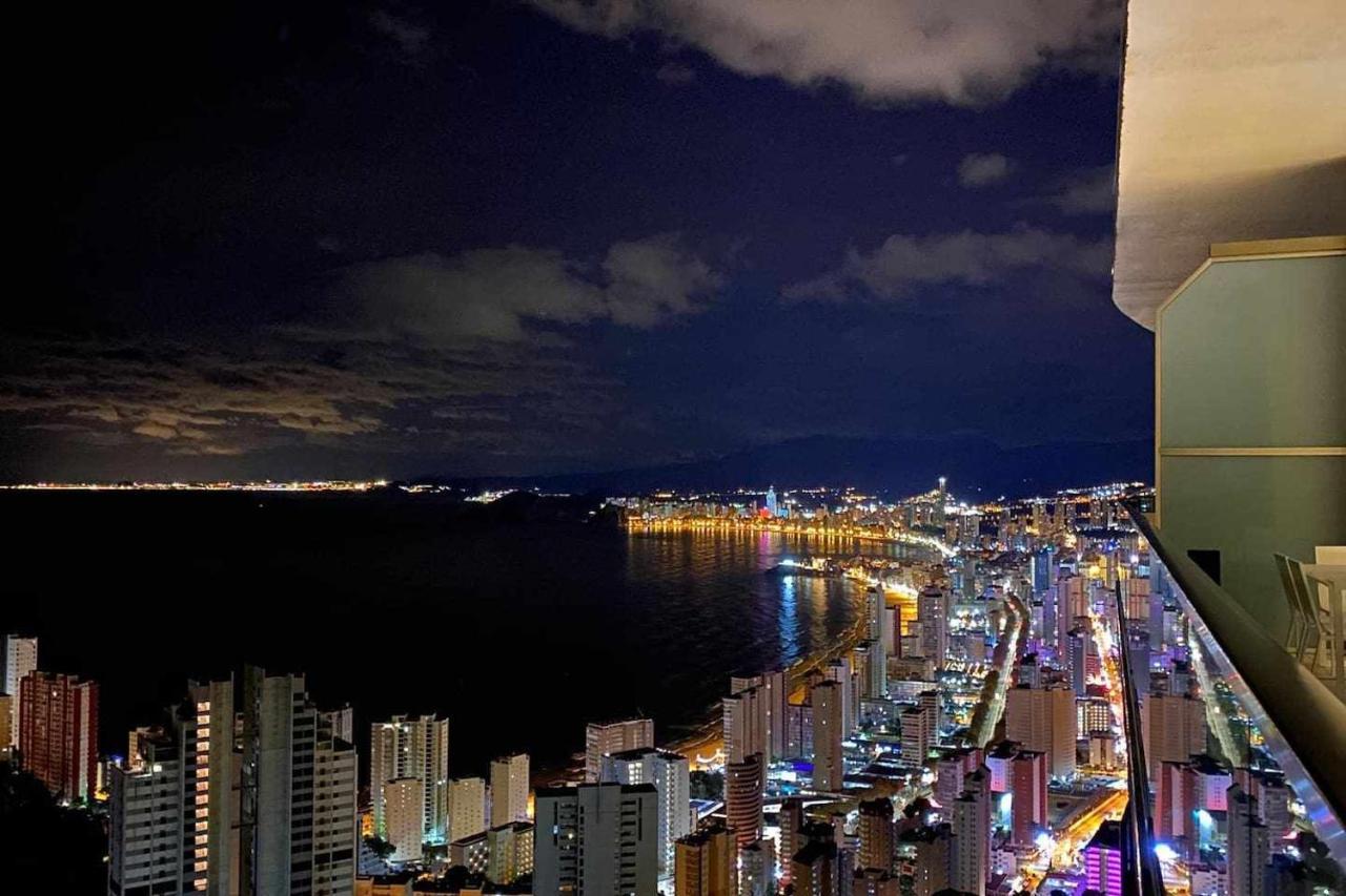 Luxury On The 41st Floor With Stunning Sea Views Appartamento