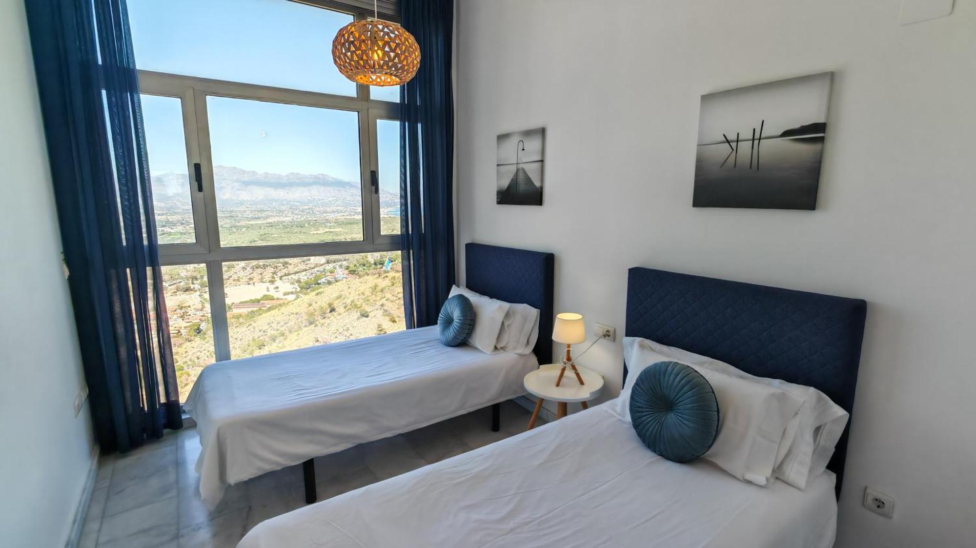Luxury On The 41st Floor With Stunning Sea Views Appartamento