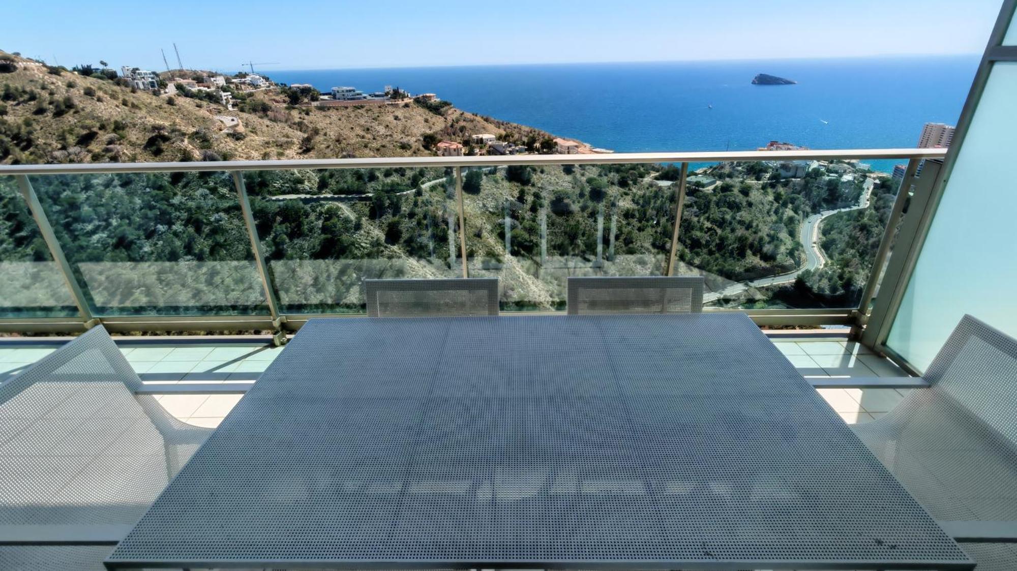 Luxury On The 41st Floor With Stunning Sea Views Appartamento